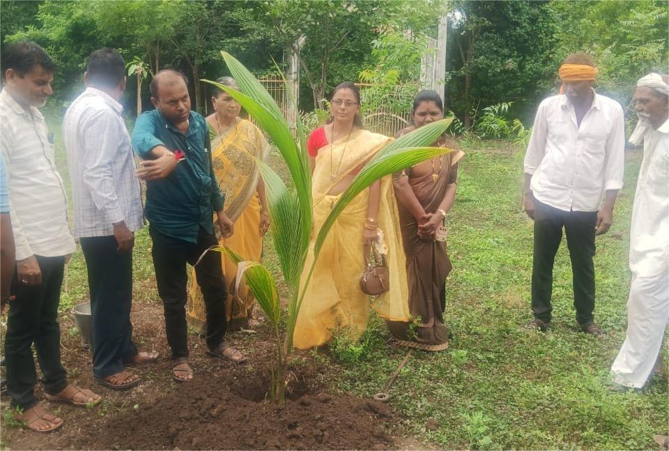 वृक्षारोपण